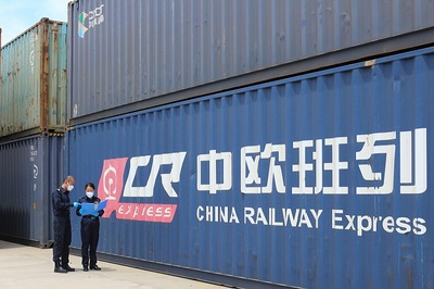 外貿(mào)新業(yè)態(tài)“多點(diǎn)開花” 海關(guān)助力中小企業(yè)抱團(tuán)出海