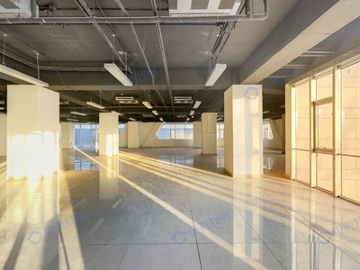 【中關(guān)村翠湖科技園云中心650平近地鐵精裝朝東/面積650m/價(jià)格6.53萬元/月/精裝/可注冊,適合行業(yè):IT科技,貿(mào)易零售